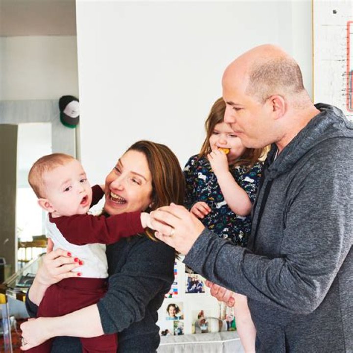 Brian Stelter Bio: Adorable Wife & Baby Duo Have Answers To Gay Talks
