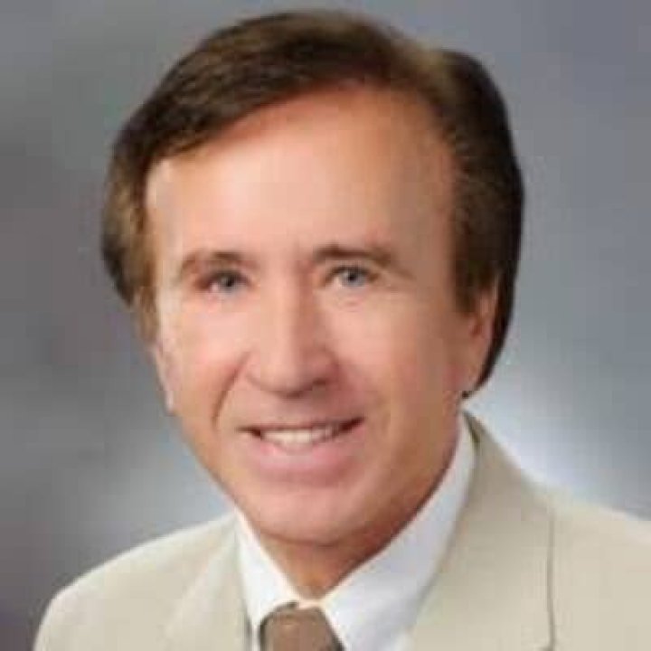 Casey Starsiak MD, Bio, Wiki, Age, Wife, Salary, and Net Worth