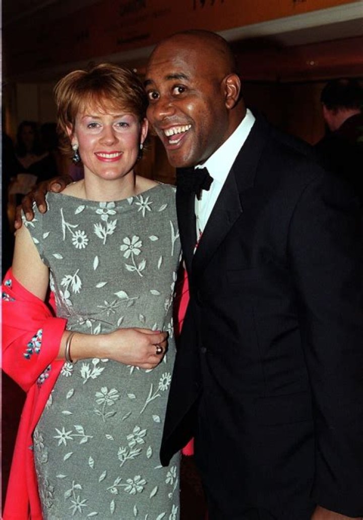 Claire Fellows Partner, Children, Brother, Age, Height, Net Worth, Bio