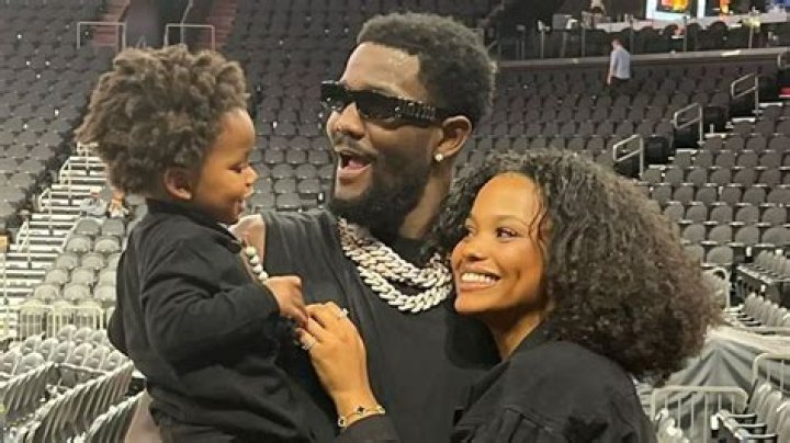 Deandre Ayton Pregnant News Gone Viral: Is His Girlfriend Anissa Evans Expecting Now?