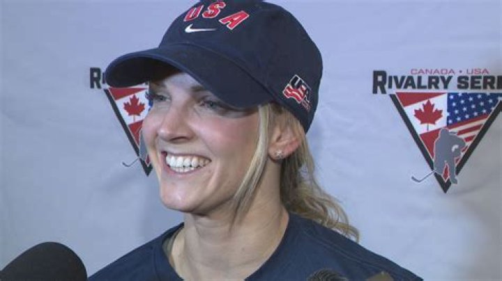 Is Amanda Kessel Related To Phil Kessel? Siblings Age Gap