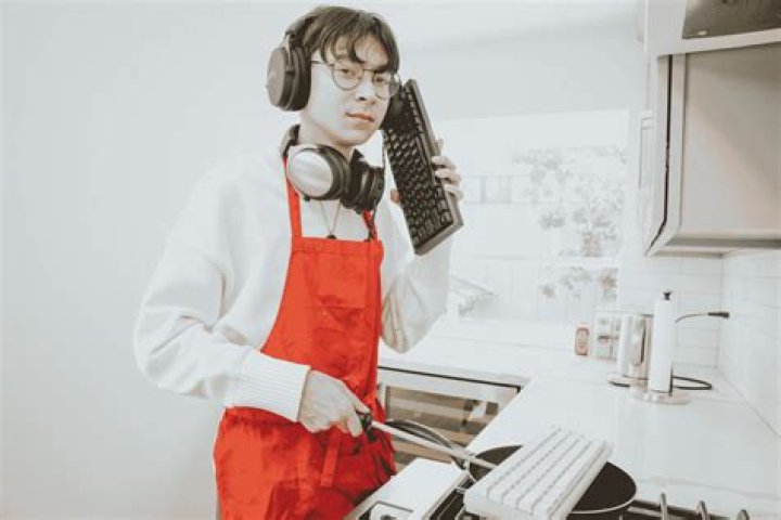 Jonny Cota Estimated Net Worth, Age, Affairs, Height, Dating, Relationship Stats, Salary as well as short Biography with top 10 popular facts!