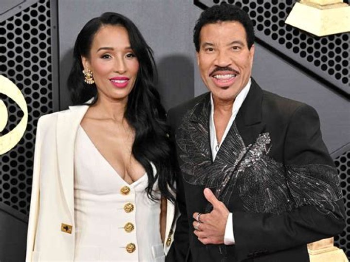 Lionel Richie Is Blissfully in Love With 30-Year-Old Girlfriend Lisa Parigi