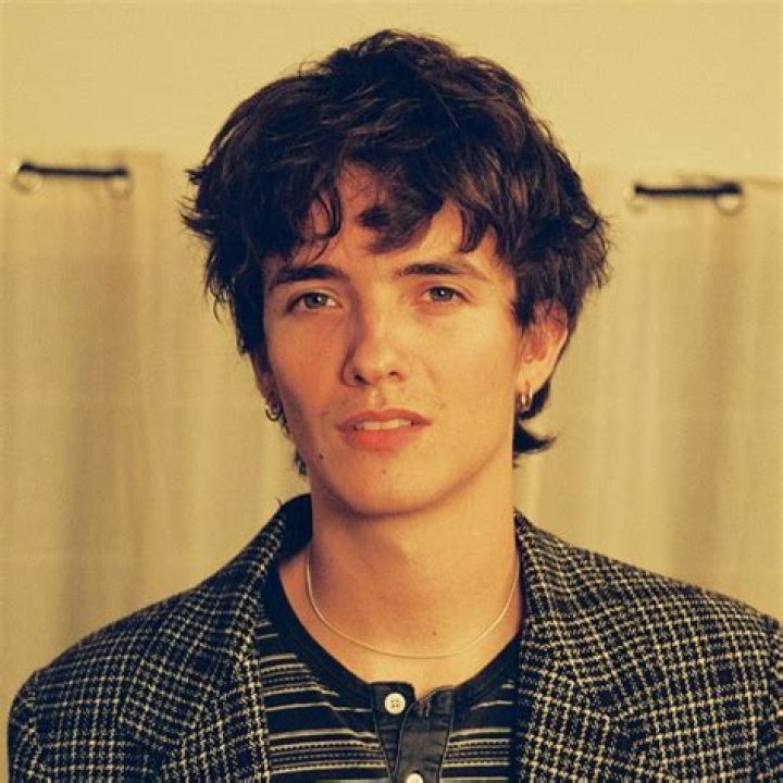 Noah Urrea – Biography, Facts & Life Story