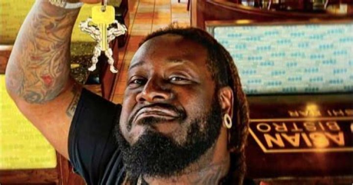 T Pain Buys Restaurant and Shares Photo Holding Keys, Says He Comes From a Family of Successful Eatery Owners