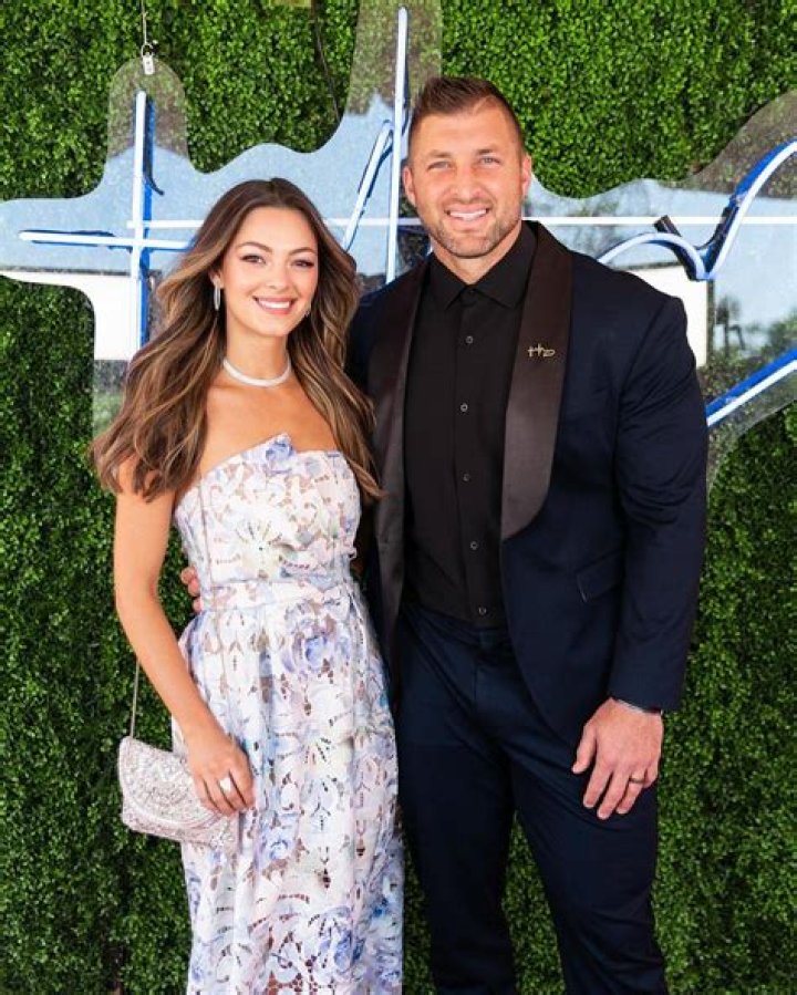 Tim Tebow ESPN, Bio, Wiki, Age, Height, Wife, NFL, Homeschooling, Salary, and Net Worth