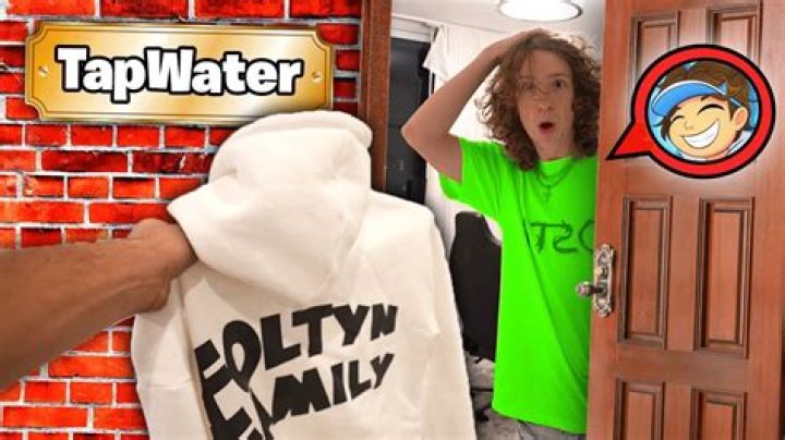 What is the real name of Youtuber Tapwater? Age, Biography, Wiki, Net Worth & Parents