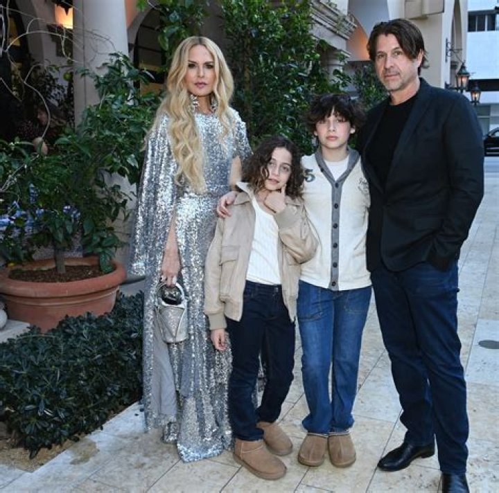 Zoe Gara Net Worth – How Much Is Zoe Gara Worth?